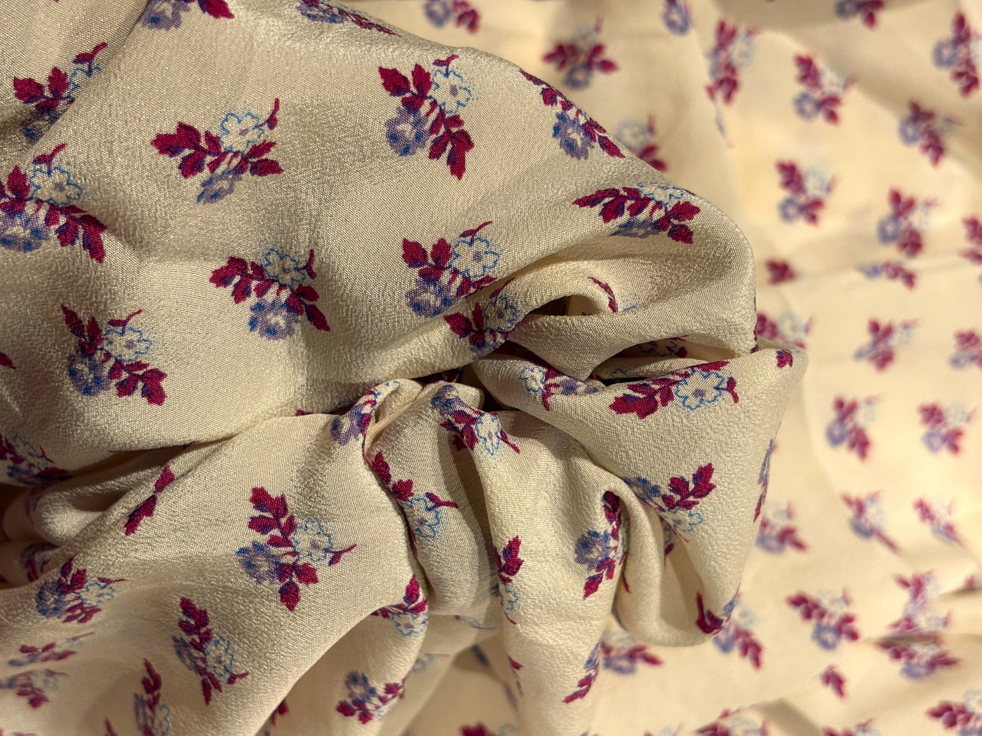 Pure silk  crepe printed fabric cream with tiny lavender burgundy floral motifs 54"[18262]