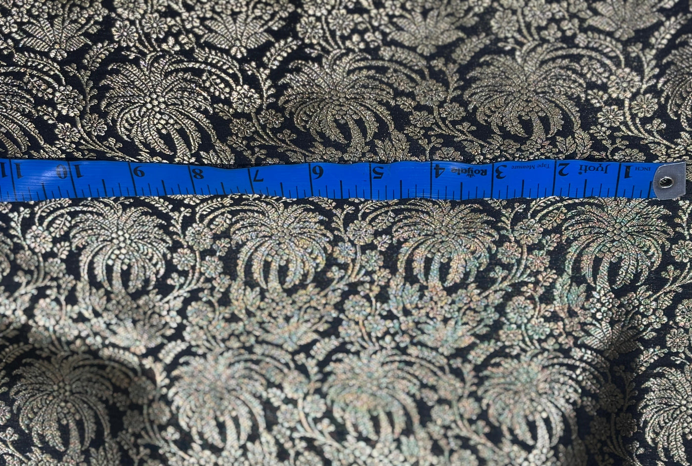 SILK Brocade  BLACK  WITH Metallic GOLD JACQUARD fabric 44 inch wide BRO1017[1]