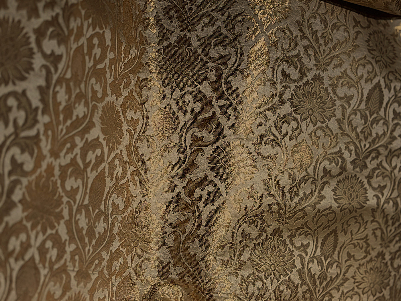 SILK Brocade  GOLD WITH Metallic GOLD JACQUARD fabric 44 inch wide BRO1017[2]