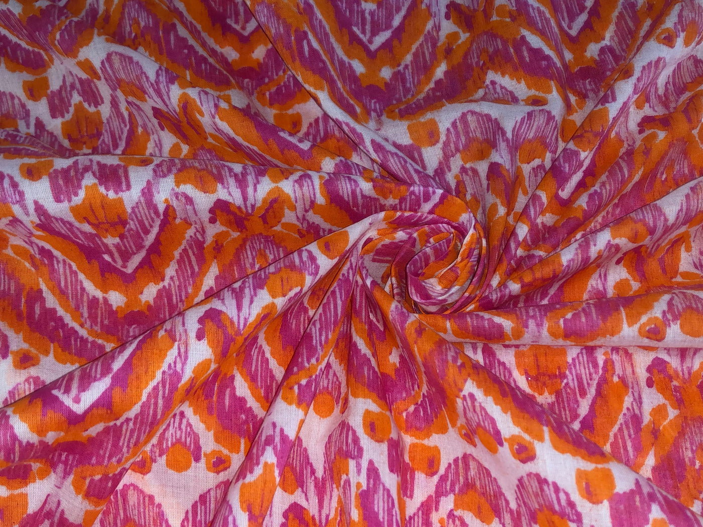 100% Cotton Poplin Print 44" wide waves of pink and orange [17278]