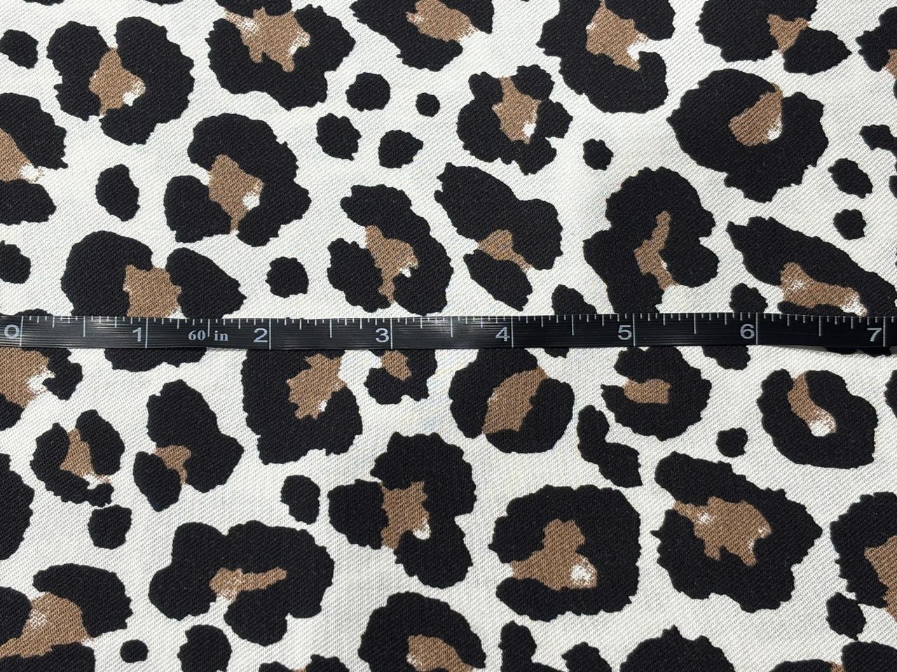 Viscose TWILL cheetah print 58" [18269]
