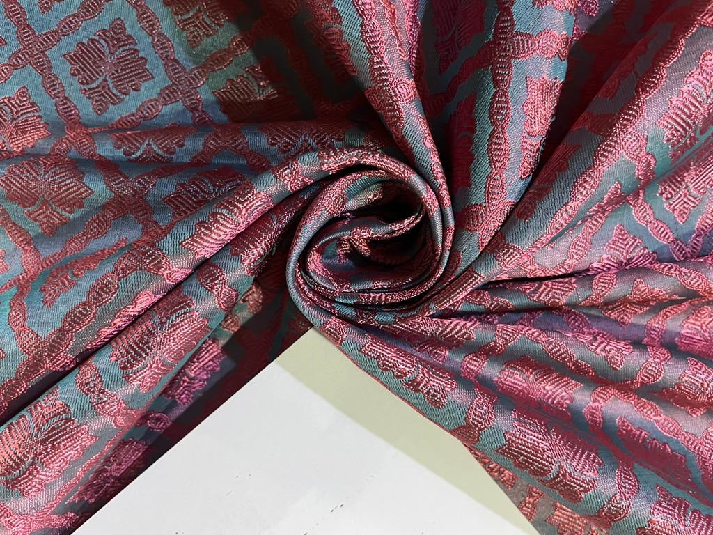 Silk Brocade Fabric Iridescent Blue & Pink 44" wide BRO234[3]