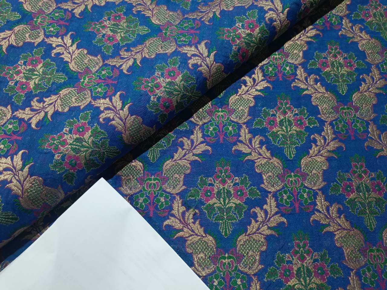 SILK BROCADE FABRIC Pink,Green,Blue & Metallic Gold color 41" WIDE BRO289[2]