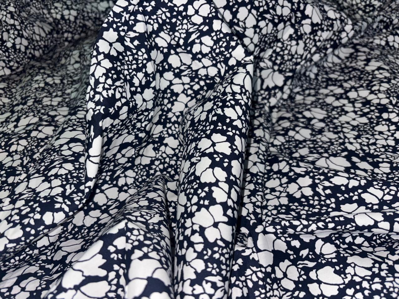 100%  Cotton Poplin NAVY AND WHITE  FLORAL PRINT [17094]