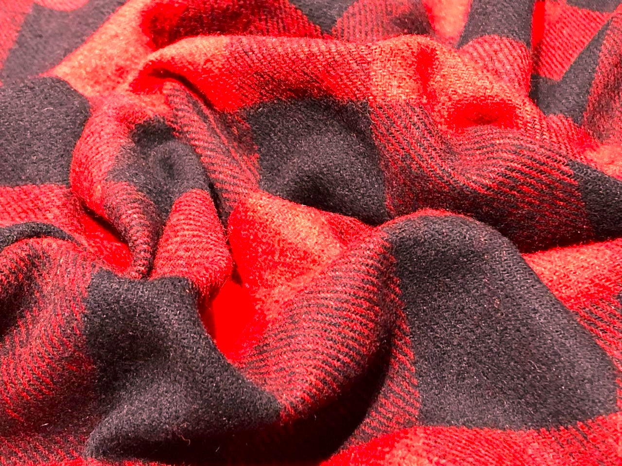 100% Wool Fabric Red and Black plaids [17724]