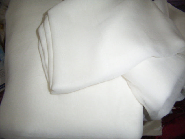 Silk georgette 44&quot; wide~ light ivory-16 mm weight