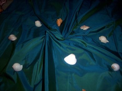 silk taffeta iridescent green/blue~princess 44" wide