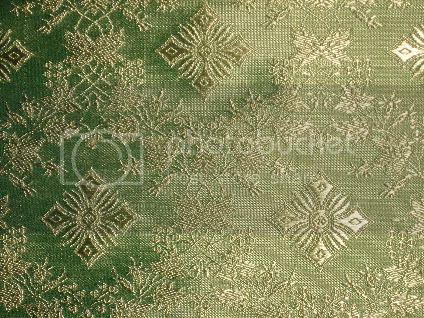 SILK BROCADE FABRIC Emerald Green &amp; Gold colour 44" wide BRO170[2]