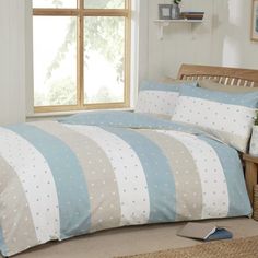 100% Pure Silk Taffeta Fabric Blueish Grey &Cream colour stripes 54" wide Taf#S46