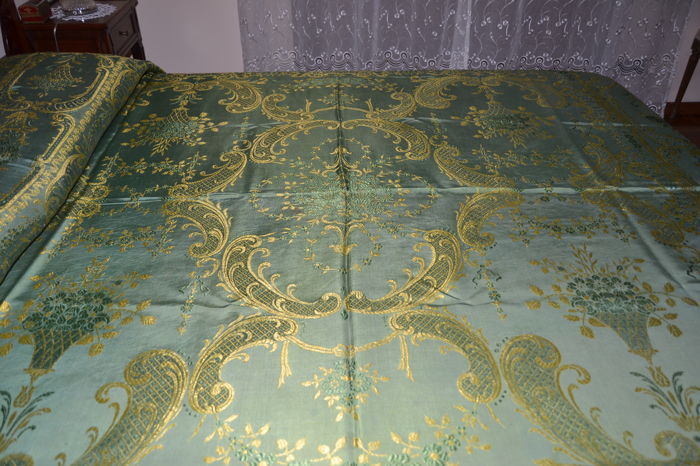 Vestment Brocade fabric Gold & Green colour 44&quot; wide BRO79[4]