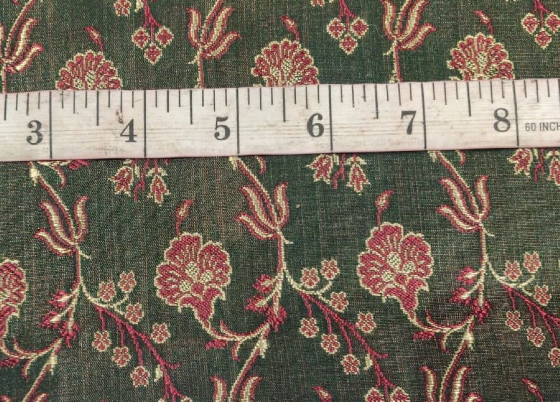 Silk Brocade fabric Green,Red &amp; Gold Color BRO70[2]